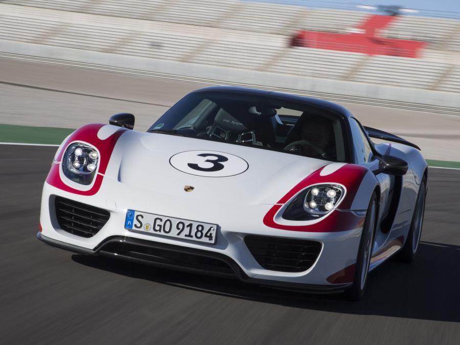  Porsche 918 Spyder Weissach Package 2014 года  (фото 13 из 18)